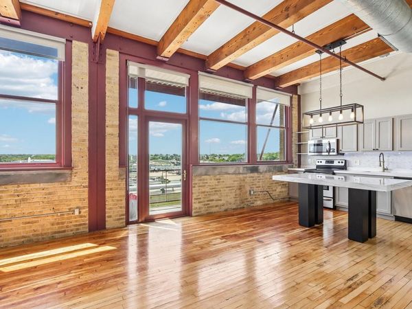 215 W Maple STREET, Unit 405, Milwaukee, WI 53204