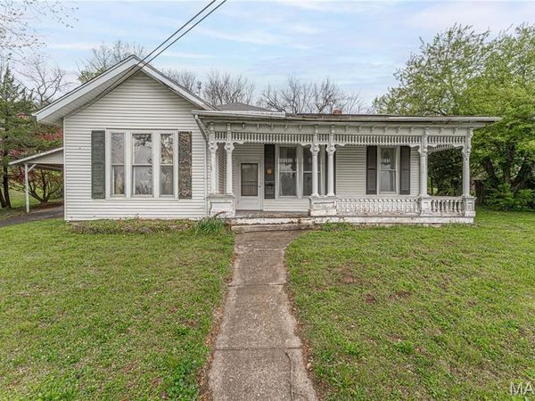 1413 Tennessee Street , Louisiana, MO 63353