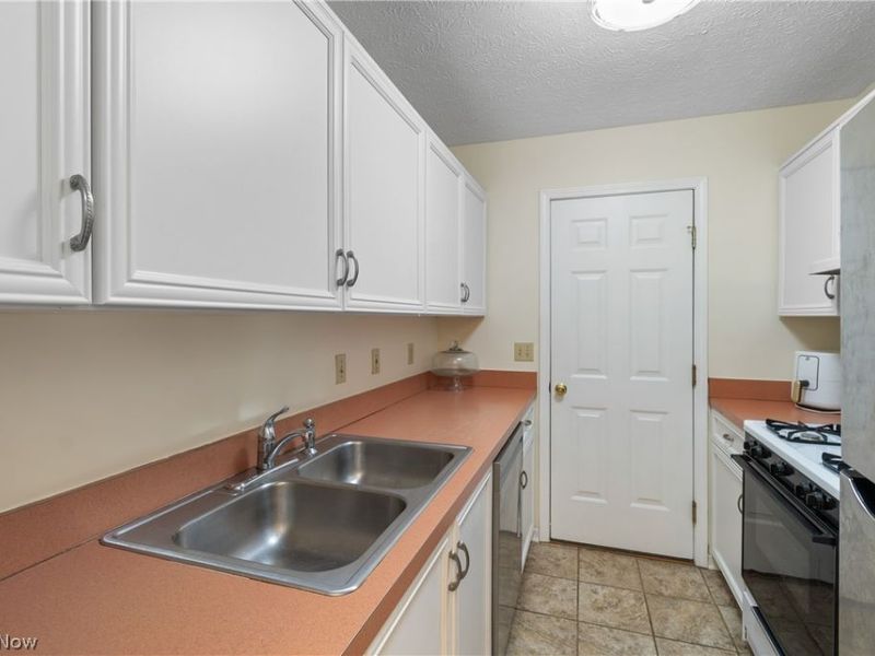 1740 Maxwell Boulevard , Brunswick, OH 44212 Photo 8