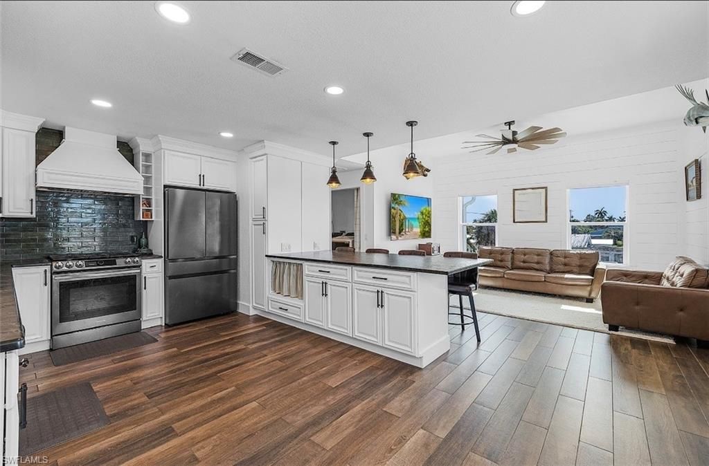 2551 Tamarind St, Saint James City, FL 33956 Photo