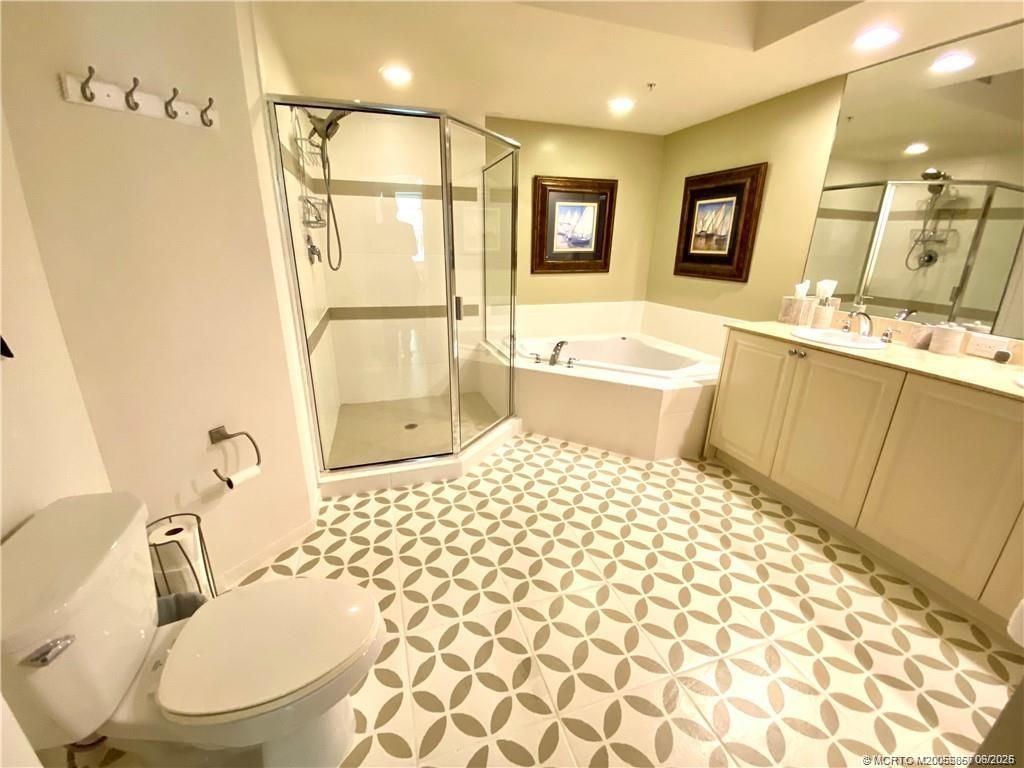 815 NW Flagler Avenue, Unit 204, Stuart, FL 34994 Photo
