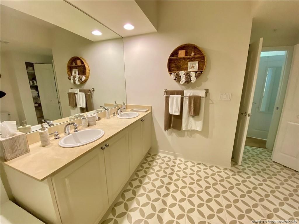 815 NW Flagler Avenue, Unit 204, Stuart, FL 34994 Photo