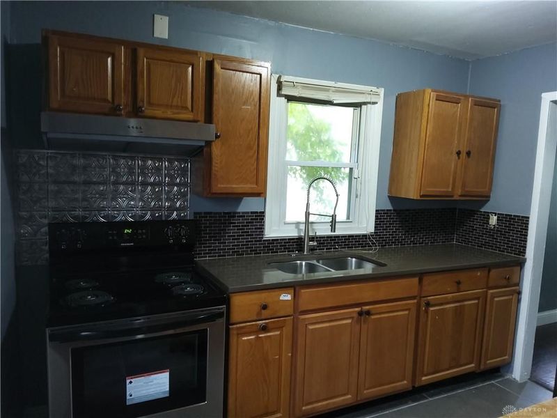 34 N Halloway Street, Dayton, OH 45417 Photo 7