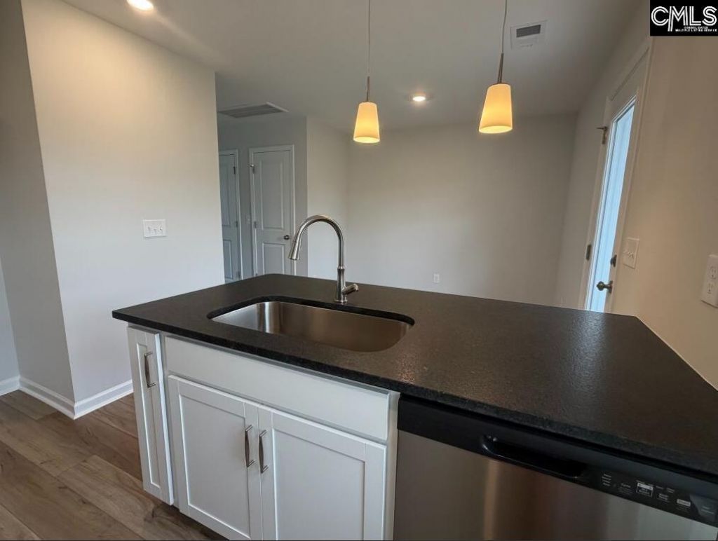 3062 Harborview Drive  Photo 11