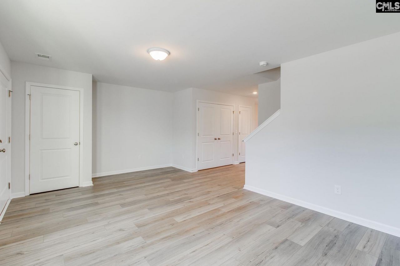3062 Harborview Drive  Photo 4