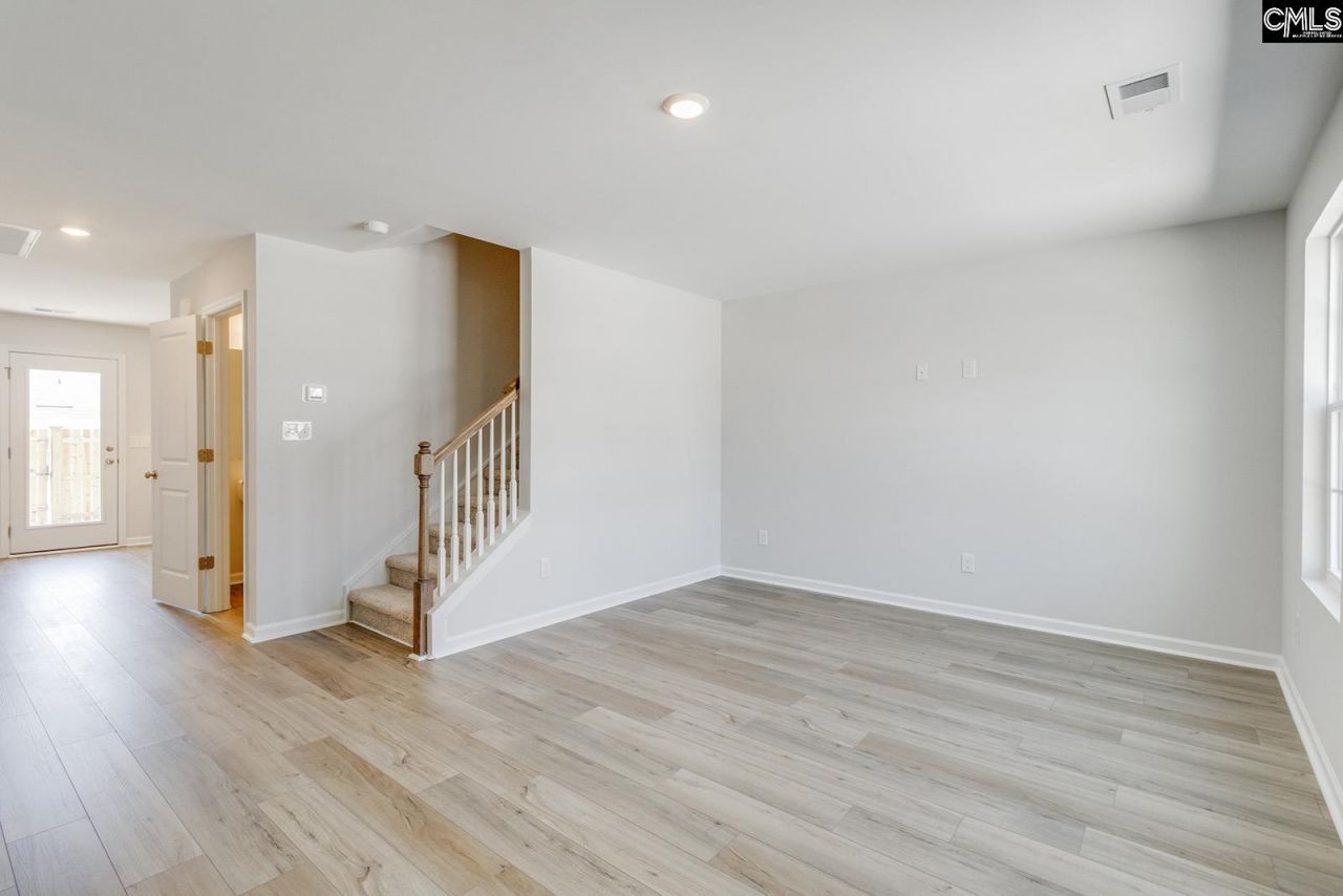 3062 Harborview Drive  Photo 4