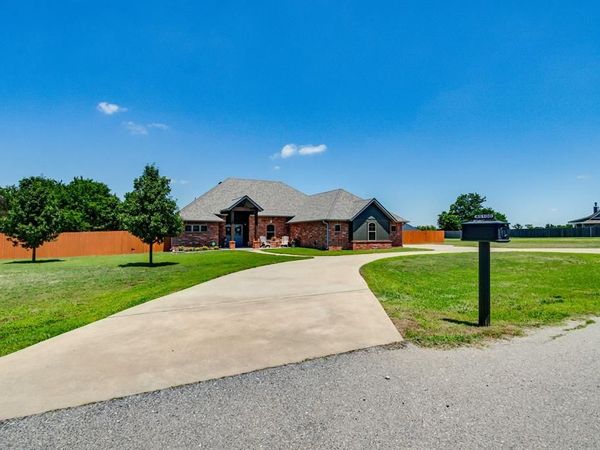 45100 Scotlyn Drive, Shawnee, OK 74801