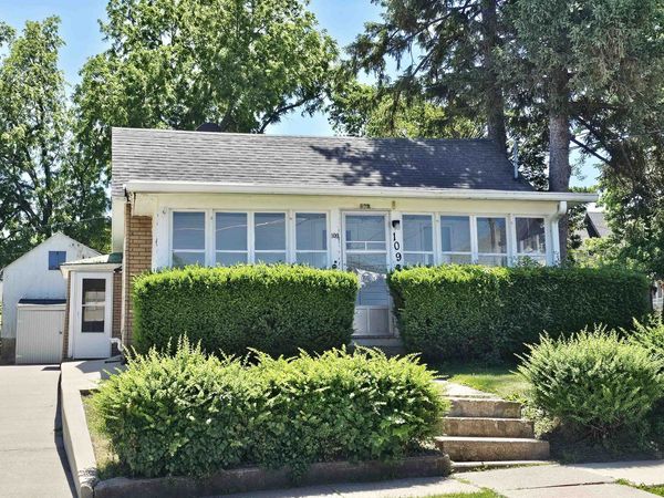 109 E Maple Street, Maquoketa, IA 52060