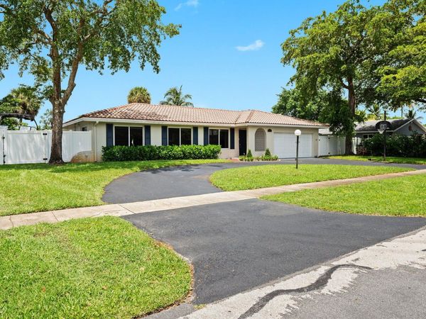 6101 SW 9th Street, Plantation, FL 33317