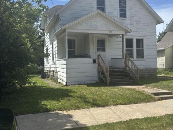 715 PROSPECT AVENUE, Oshkosh, WI 54901