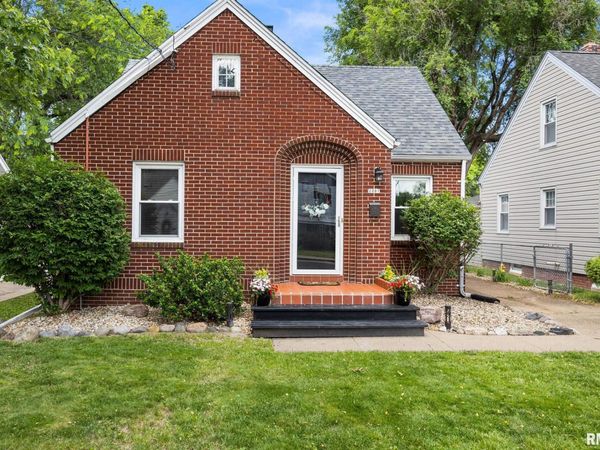 2207 W KELLOGG Avenue, West Peoria, IL 61604