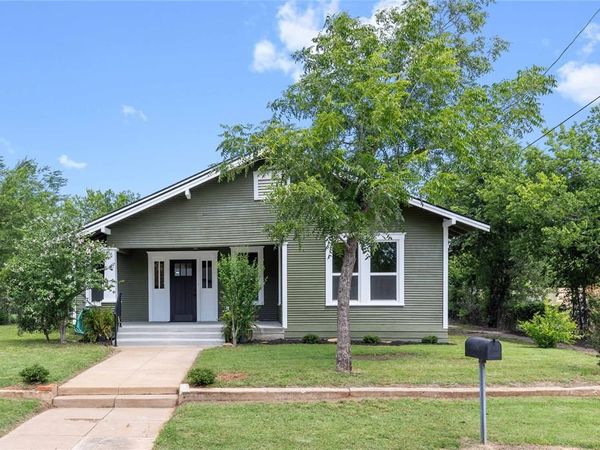 709 Avenue H, Brownwood, TX 76801