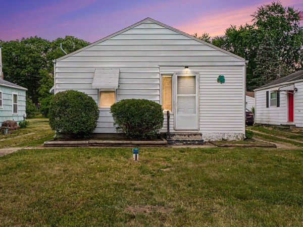 52986 Marks Street, South Bend, IN 46637