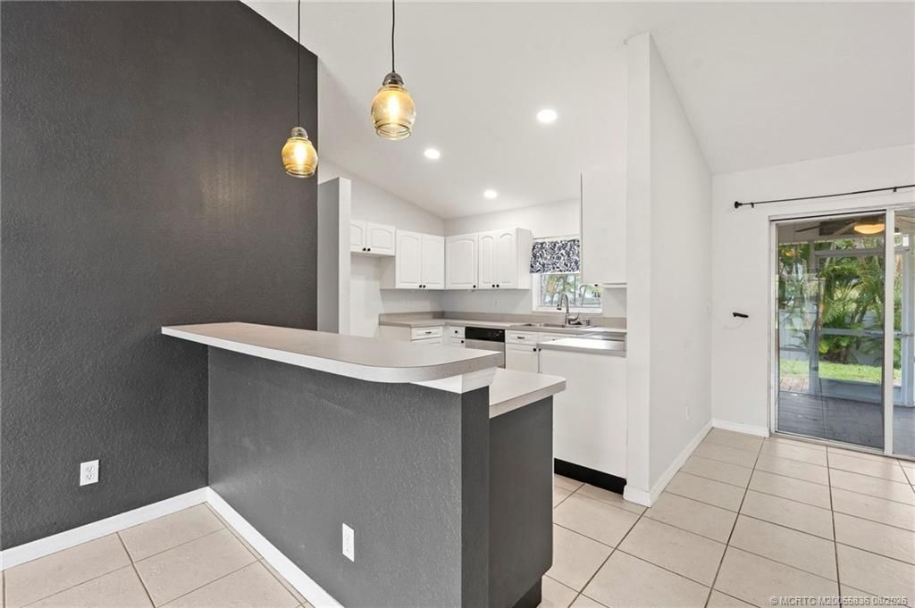 984 NW 16th Place, Stuart, FL 34994 Photo