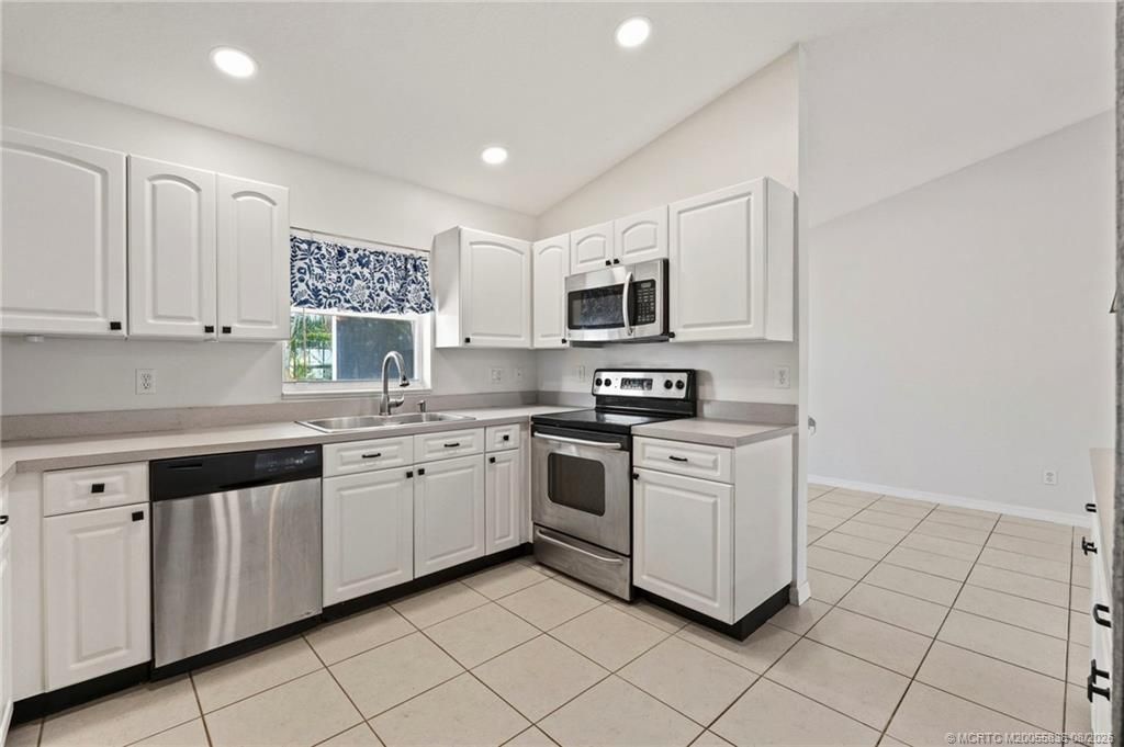 984 NW 16th Place, Stuart, FL 34994 Photo