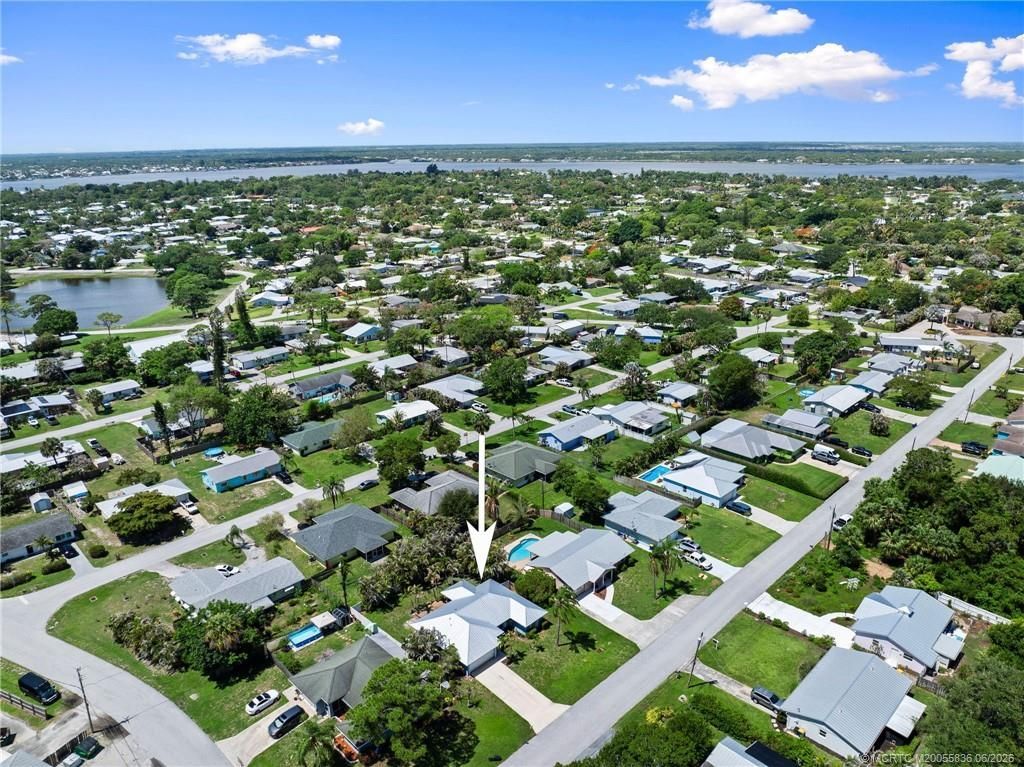984 NW 16th Place , Stuart, FL 34994 Photo