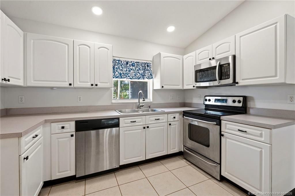 984 NW 16th Place, Stuart, FL 34994 Photo