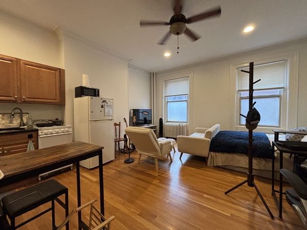 98 Charles St., Unit 1, Boston, MA 02114