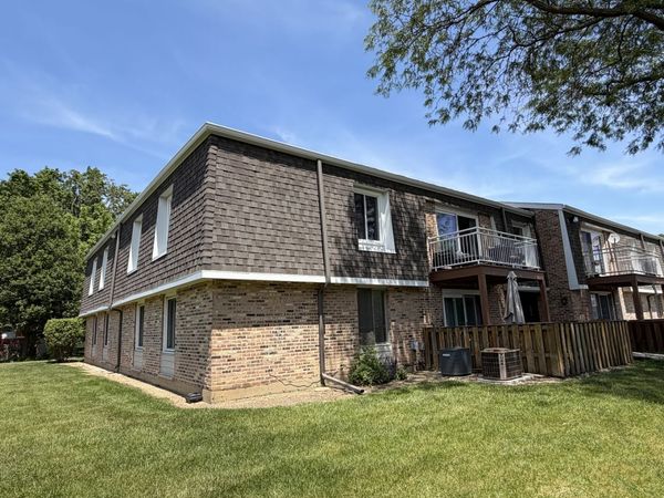 4424 Euclid Avenue, Unit 1A, Rolling Meadows, IL 60008