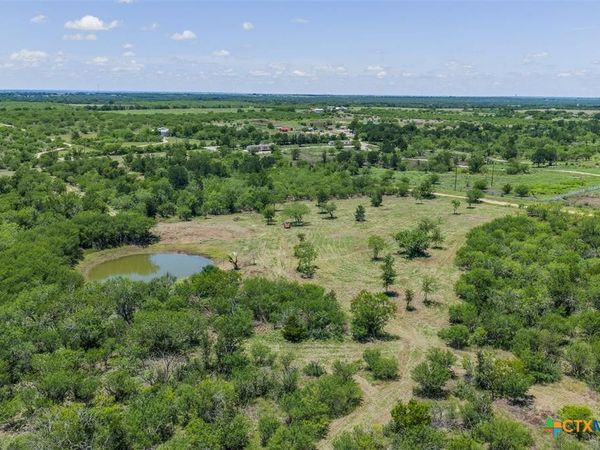 3710 Dry Creek Road , Lockhart, TX 78644