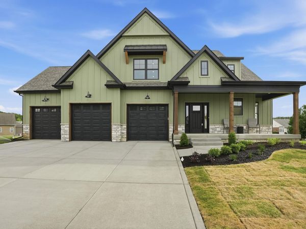 889 Betty Court, Crown Point, IN 46307