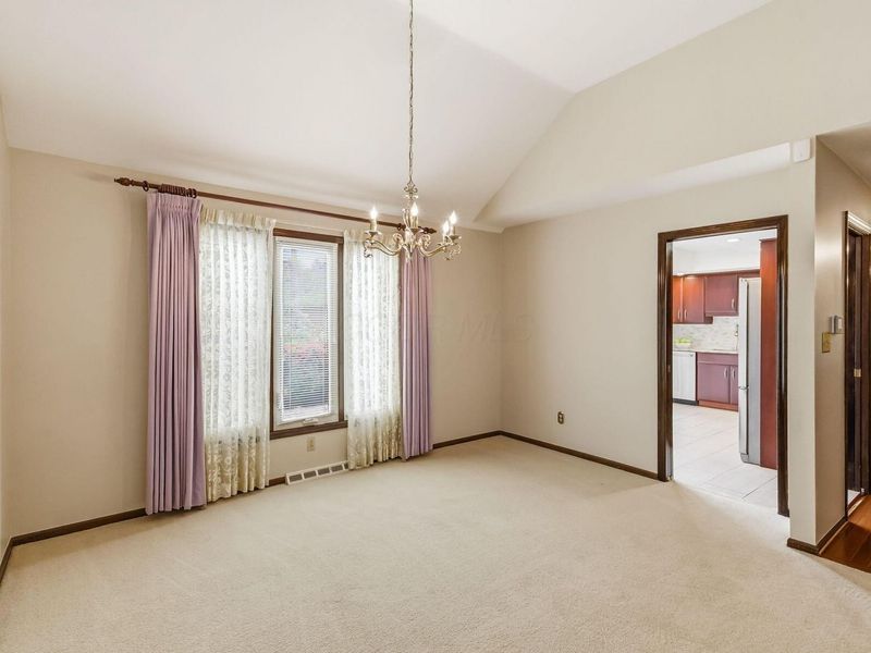 2060 Mackenzie Drive, Unit 2, Columbus, OH 43220 Photo 11