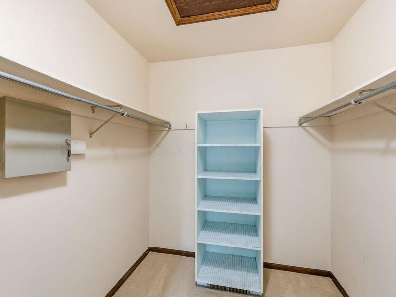 2060 Mackenzie Drive, Unit 2, Columbus, OH 43220 Photo 17