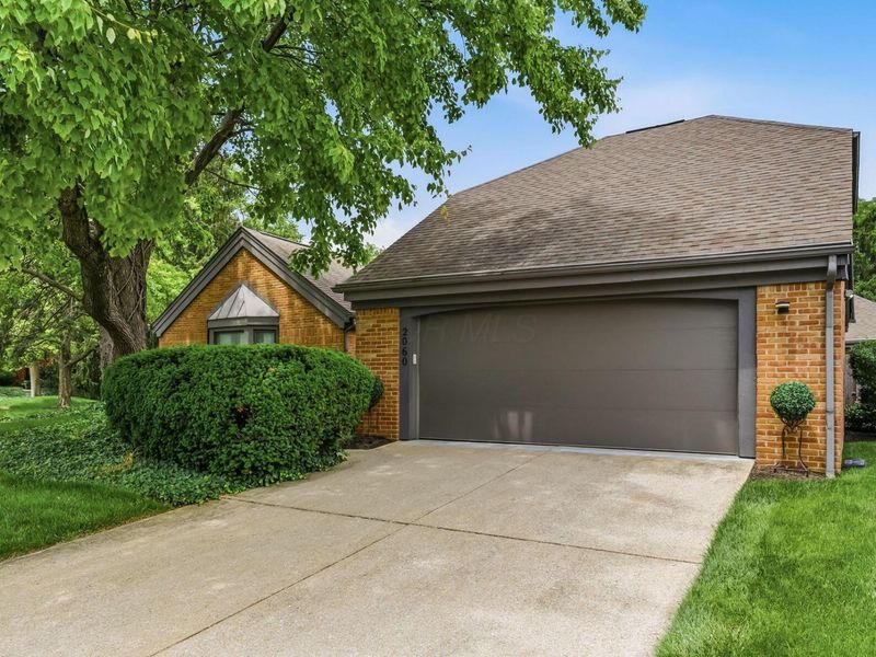 2060 Mackenzie Drive, Unit 2, Columbus, OH 43220 Photo 25