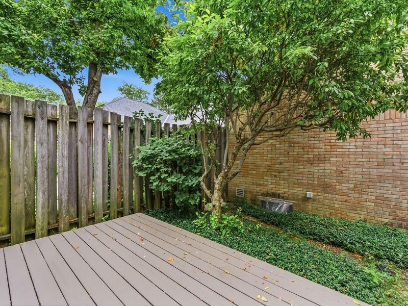 2060 Mackenzie Drive, Unit 2, Columbus, OH 43220 Photo 27