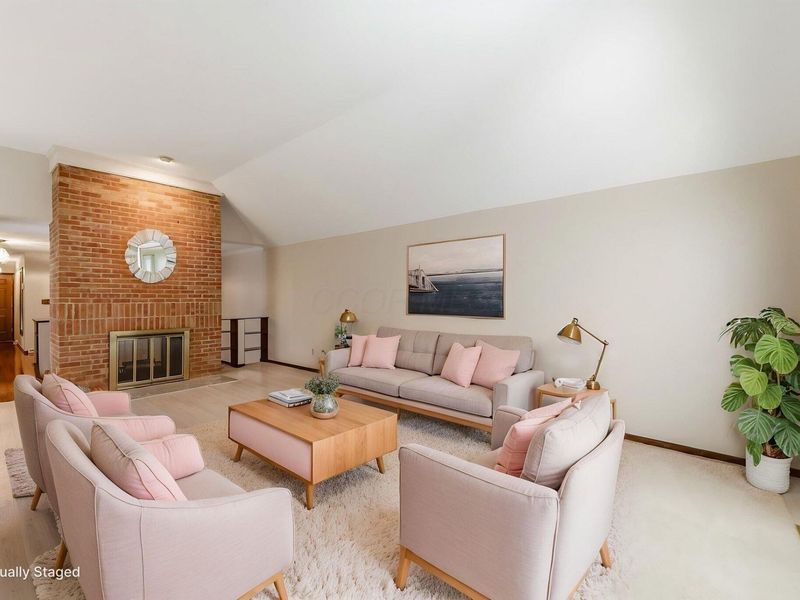 2060 Mackenzie Drive, Unit 2, Columbus, OH 43220 Photo 5