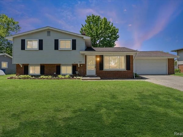 5925 Strathdon Way, Waterford Twp, MI 48327