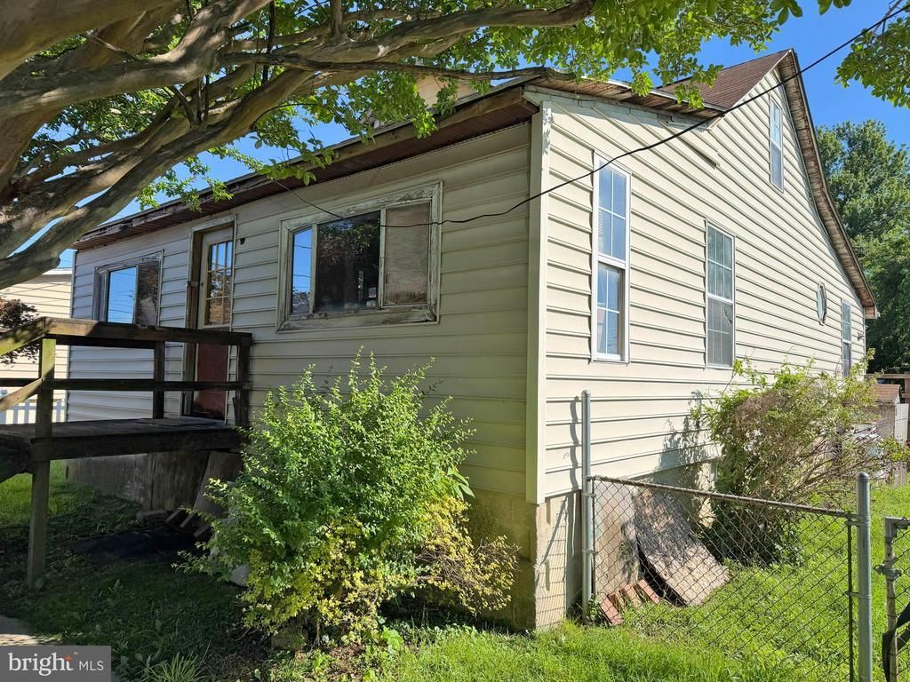 1124 N Point Road, Baltimore, MD 21222 Main Photo