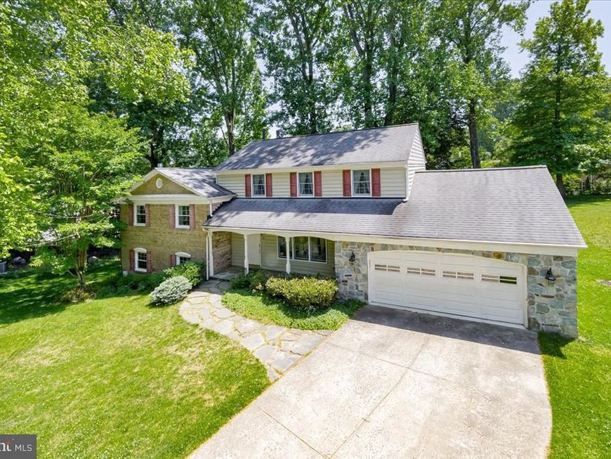 4 Sussex Court , Potomac, MD 20854 Main Photo
