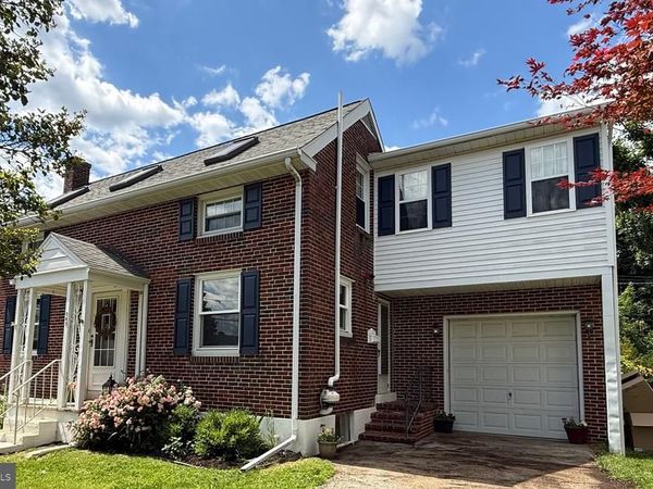 703 W 4TH AVE., PARKESBURG, PA 19365