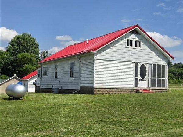 7664 S Pleasant Church Street, Carlisle, IN 47838