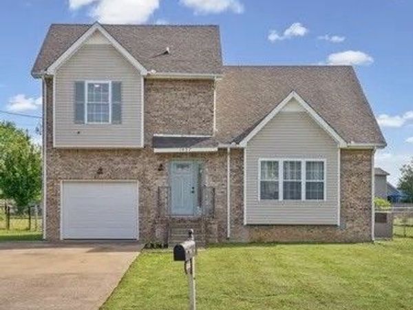 1037 Summerhaven Rd , Clarksville, TN 37042