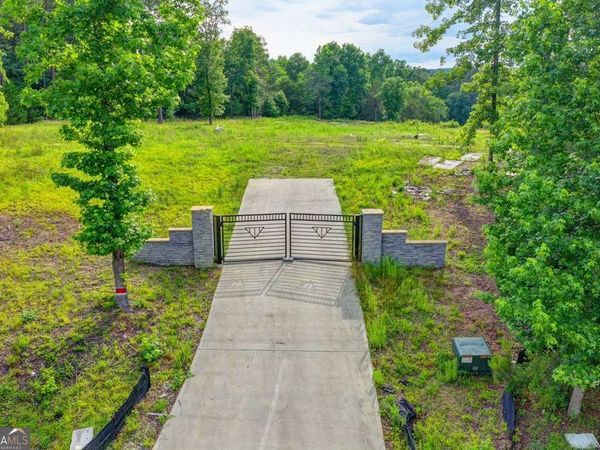 535 Penny Lane, Loganville, GA 30052