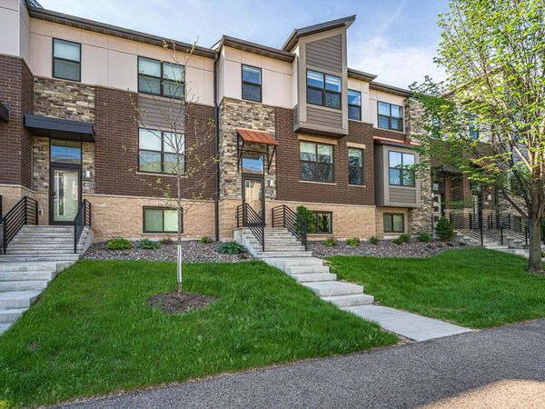 4015 River Valley Way, Eagan, MN 55122