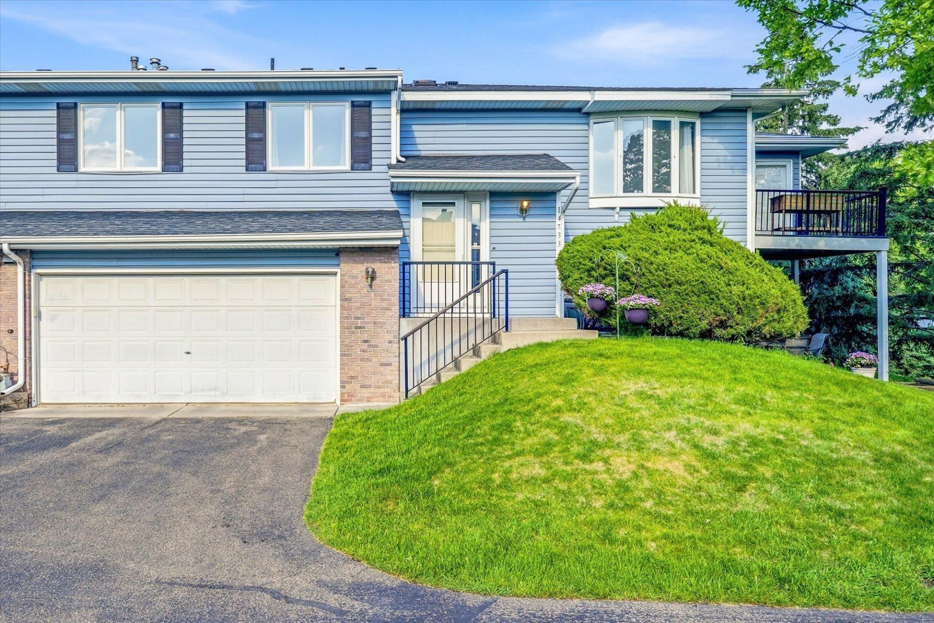 14733 Lower Endicott Way , Apple Valley, MN 55124