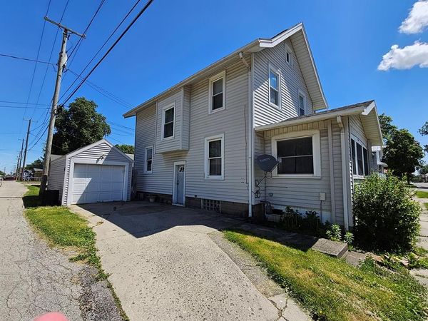 118 E Oakwood Ave, Bucyrus, OH 44820