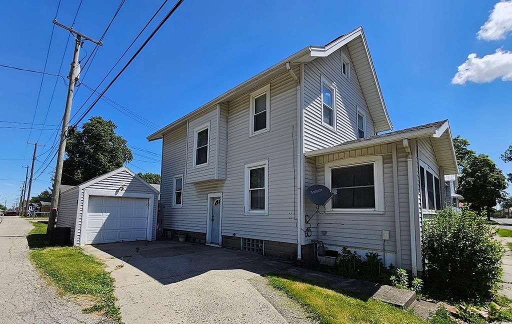 118 E Oakwood Ave, Bucyrus, OH 44820 Main Photo