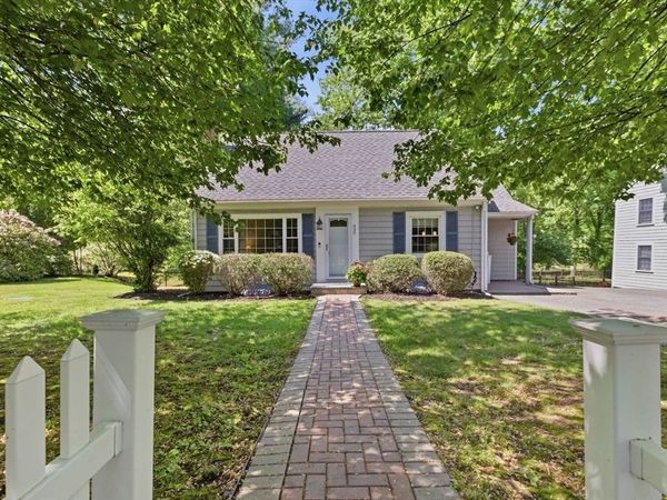 490 Main Street, Lynnfield, MA 01940