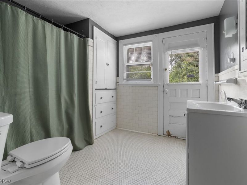 890 Winton Avenue , Akron, OH 44320 Photo 21