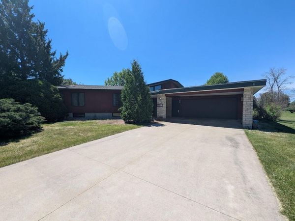 1015 MARICOPA DRIVE, Oshkosh, WI 54904