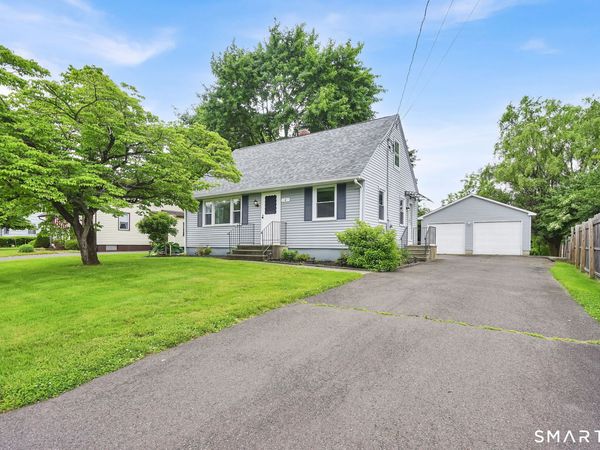 4 King , Enfield, CT 06082