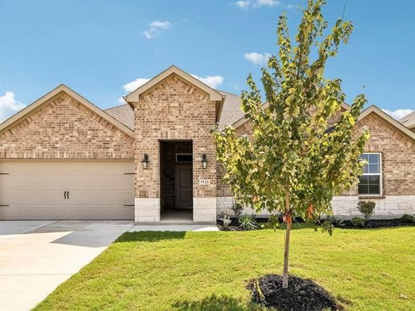 9520 Bently Boulevard, Aubrey, TX 76227