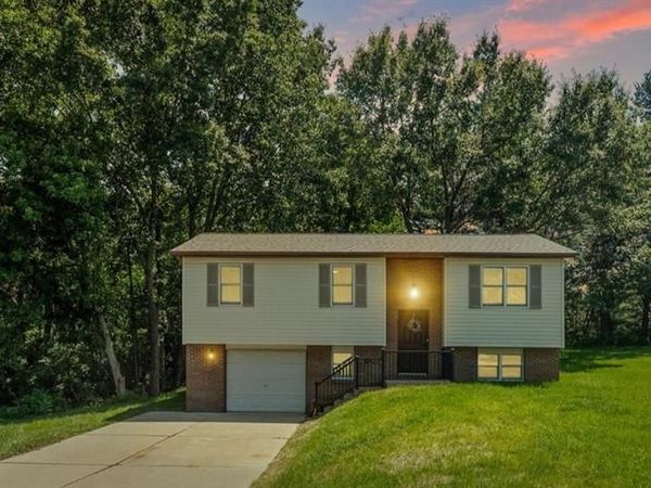 410 Saint Anthony Drive, Godfrey, IL 62035