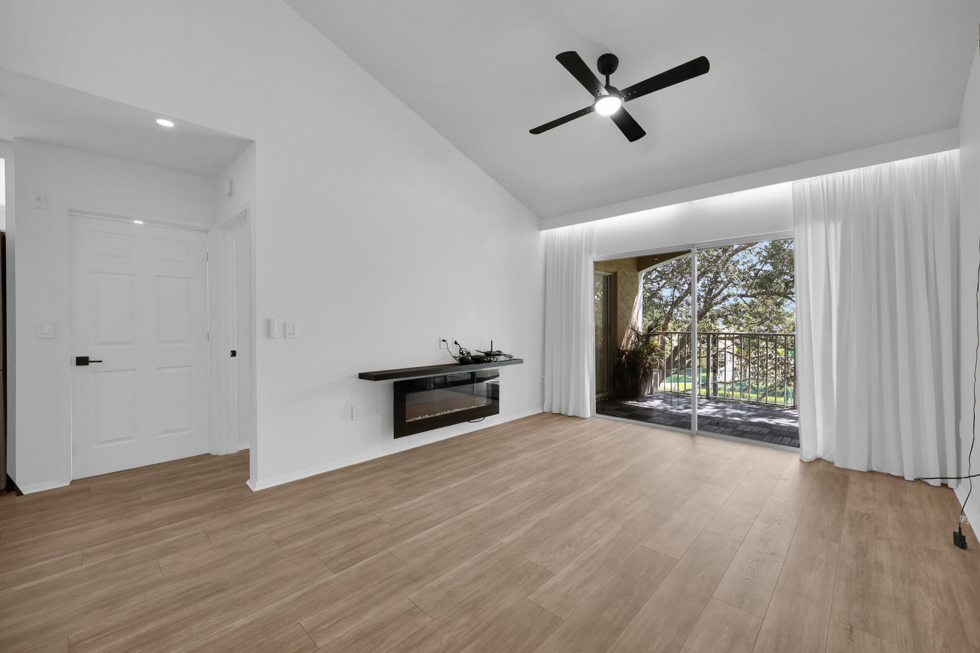 272 Village Boulevard, Unit Apt 7304, Tequesta, FL 33469 Photo