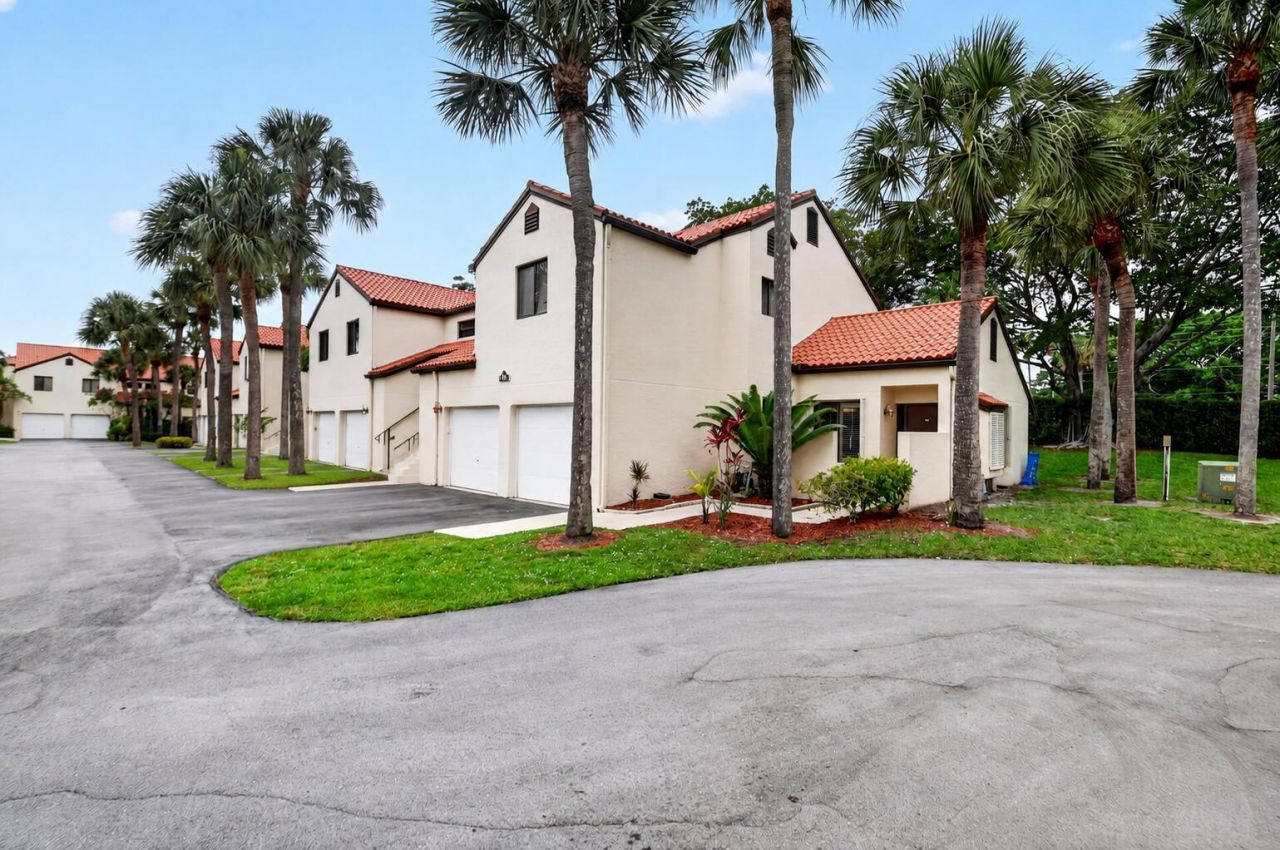 14 Via De Casas, Unit 104, Boynton Beach, FL 33426 Photo