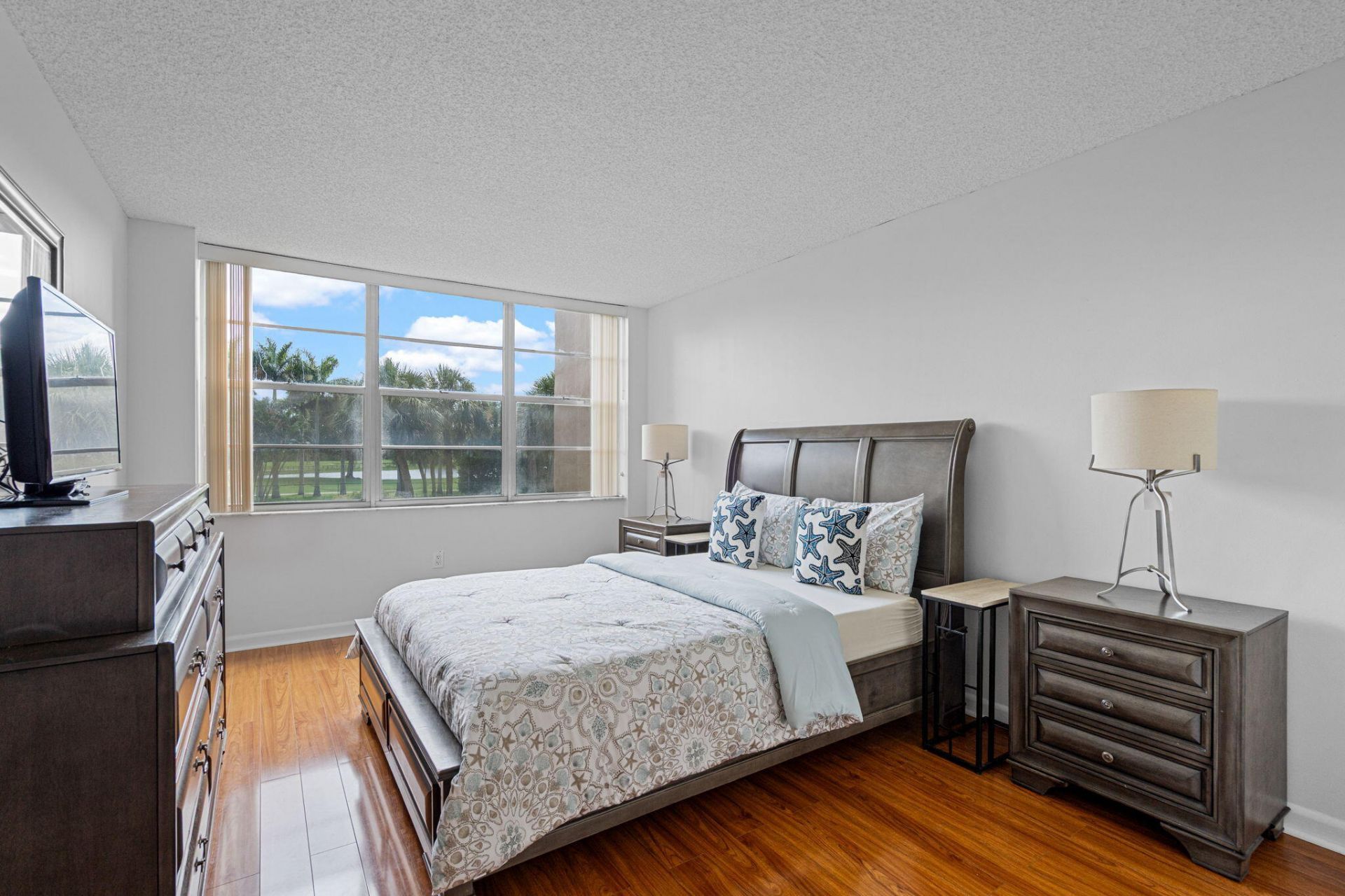 900 Saint Charles Place, Unit 221, Pembroke Pines, FL 33026 Photo